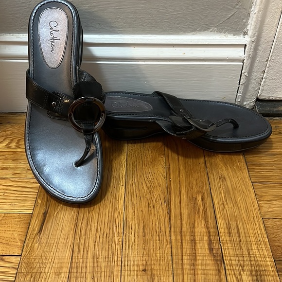 Cole Hahn Nike Air Thong Sandals - Picture 2 of 7